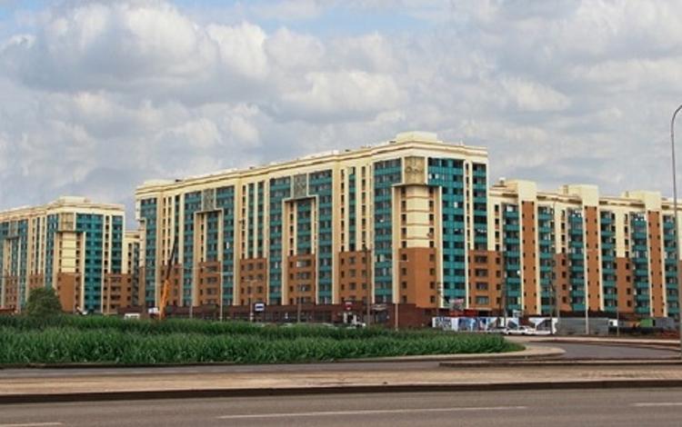 по ул. Е10