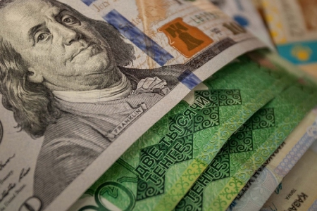 Moody 's прогнозирует дальнейшее ослабление тенге