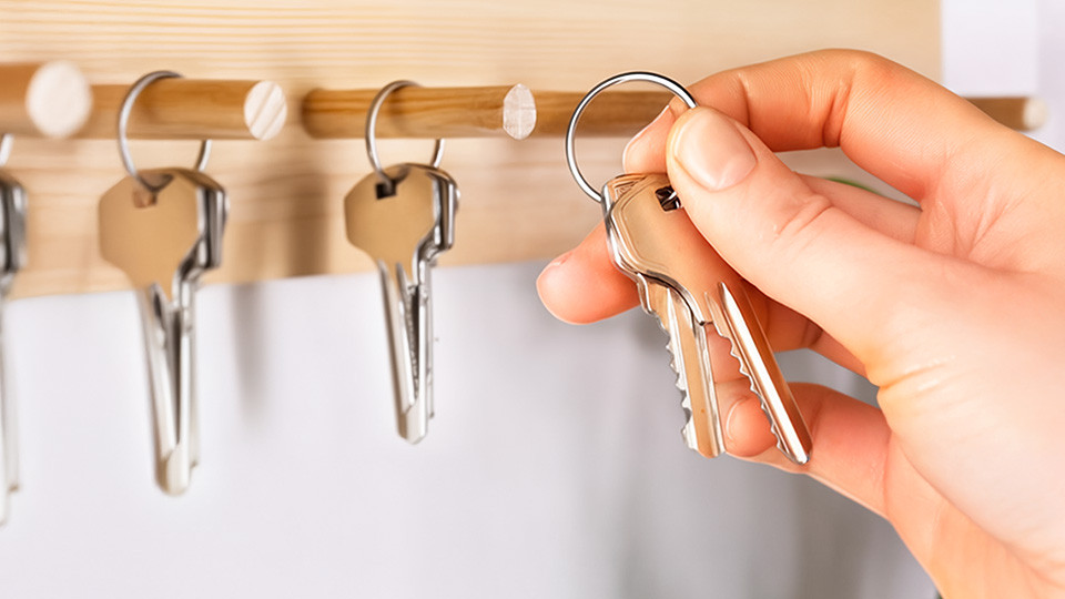 За долю в квартире не исключают из очереди: новые правила