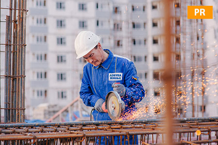 Один день из жизни строителей: фейерверки, доллары, адреналин