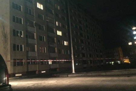 В Алматы накренилась девятиэтажка