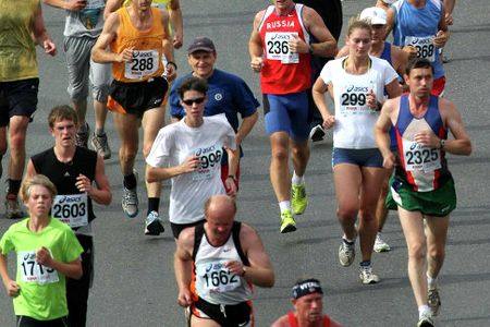 Все бегут по проспекту Аль-Фараби