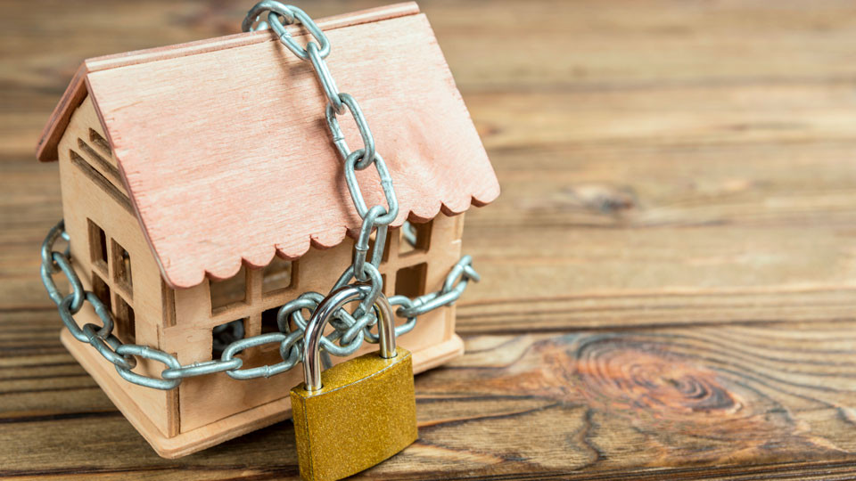 В РК предлагают запретить продавать квартиры с долгами