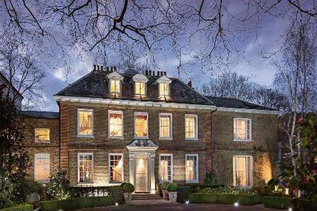 На «Крыше» на продажу выставили особняк XVIII века