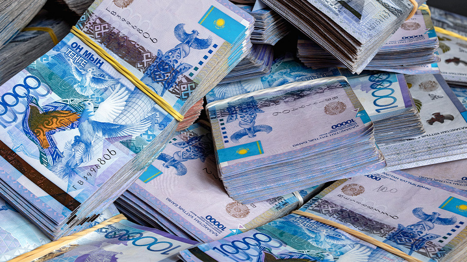 Пороги пенсионных поднимут: как успеть снять деньги из ЕНПФ