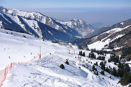 Президента РК возмутило строительство высоток выше Аль-Фараби и коттеджей на Шымбулаке