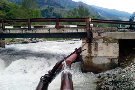В Алматинской области прорвало дамбу