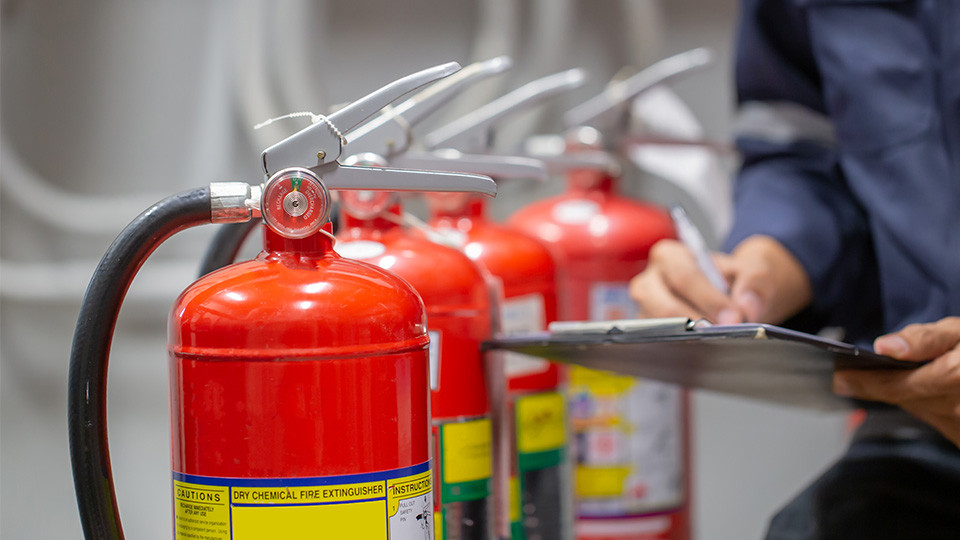 В Астане 330 ЖК пожароопасны