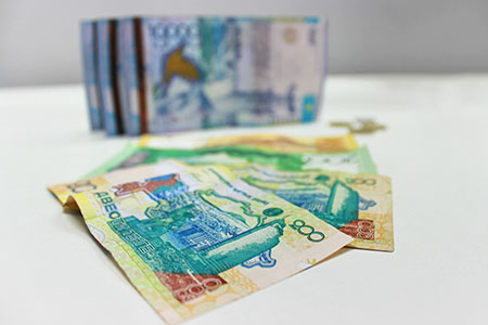 Эксперт: это не столько ослабление тенге, сколько рост доллара