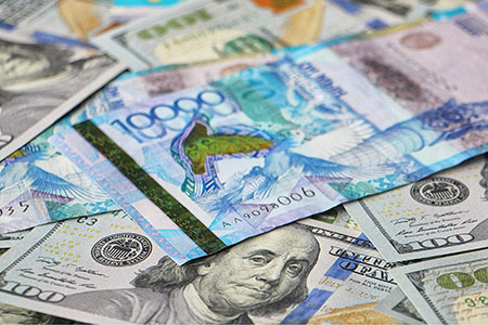 Средний курс доллара 350 тенге оптимален для Казахстана — эксперты