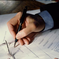 Что лучше оформить: дарственную или завещание?