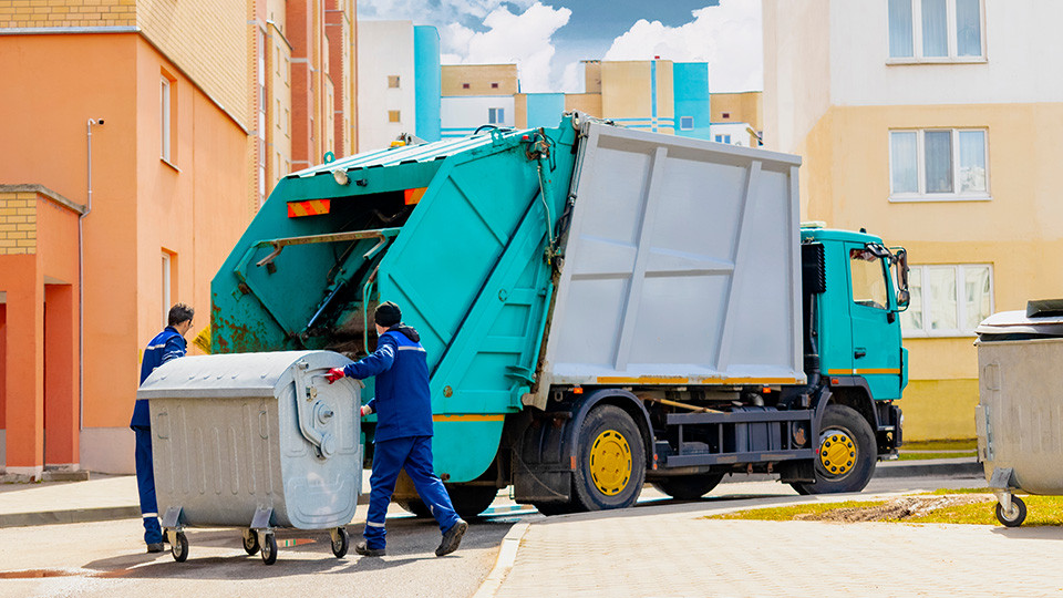 В Астане вырос тариф на вывоз мусора