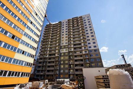 Сенатор выбивает квартиры для журналистов