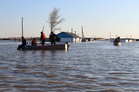 В пригороде столицы тонет село (фото)