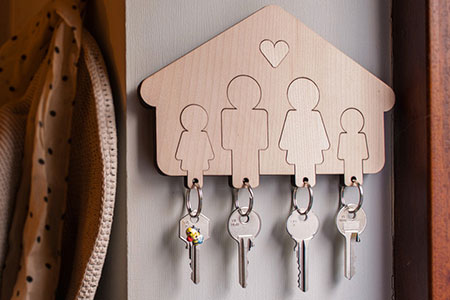 Многодетные семьи из Алматы получат квартиры в мае