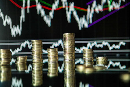 Эксперт: свободного курсообразования в Казахстане нет