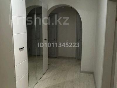4-бөлмелі пәтер · 77.2 м² · 1/5 қабат, Академика А.Тайманова 109 — Досмухамедова 8, бағасы: 25 млн ₸ в Уральске