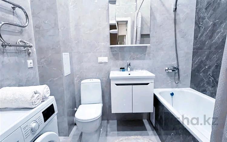 1-комнатная квартира · 50 м² · 5/11 этаж, 16-й мкр 57 — ХАЛЫК АРЕНА МОРЕ АКВАПАРК ЦЕНТР ГОРОДА ТРК АКТАУ за 8 000 ₸ в Актау — фото 4