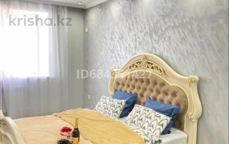1-комнатная квартира · 50 м², мкр Нурсая, Таумуш Жумагалиев 15 за 14 000 〒 в Атырау — фото 9