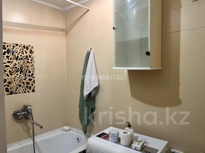 1-комнатная квартира · 63 м² · 2/5 этаж, Пр Абая 15 за 9 000 ₸ в Усть-Каменогорске, Ульбинский