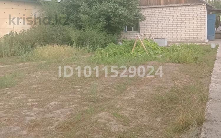 Отдельный дом · 3 комнаты · 70 м² · 8 сот., Аэропортовская — Остановки Юность за 11 млн ₸ в Семее — фото 2
