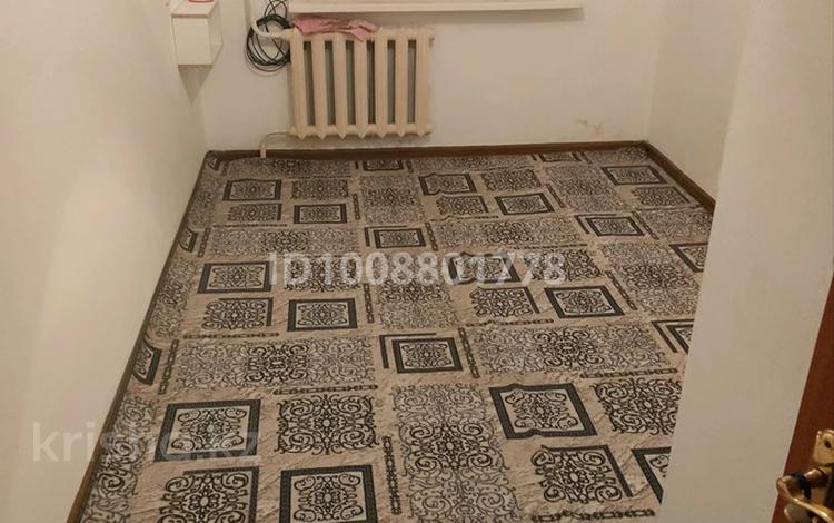 1-комнатная квартира · 14 м² · 1/5 этаж, мкр 8 257 за 3.9 млн 〒 в Актобе — фото 2