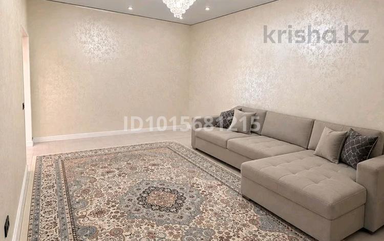 3-комнатная квартира · 95 м² · 7/9 этаж, мкр Уркер, Қабанбай батыр 57/2 — Возле НУО за 400 000 ₸ в Астане, Нура р-н — фото 2