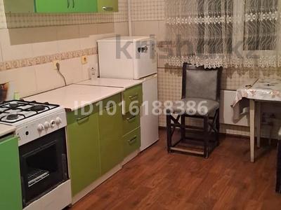 2-комнатная квартира · 70 м² · 3 этаж, мкр Аксай-1А 33 — Ташкентская момышулы за 200 000 ₸ в Алматы, Ауэзовский р-н