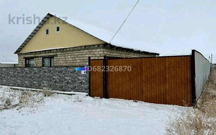 Отдельный дом • 3 комнаты • 144 м² • 8 сот., мкр Водников-2 за 30 млн 〒 в Атырау, мкр Водников-2 — фото 2