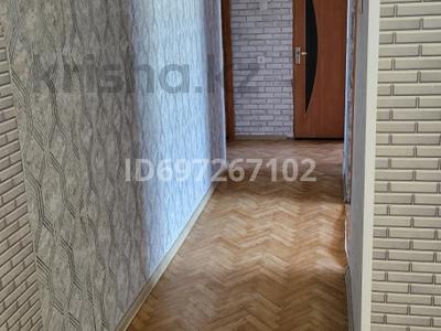 3-комнатная квартира, 73 м², 4/4 этаж, Ауэзова 9 за 14.3 млн 〒 в Аксу