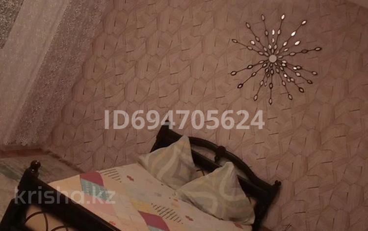 1-комнатная квартира · 64 м² · 3/9 этаж, 10 мик 24 за 8 000 ₸ в Аксае — фото 2
