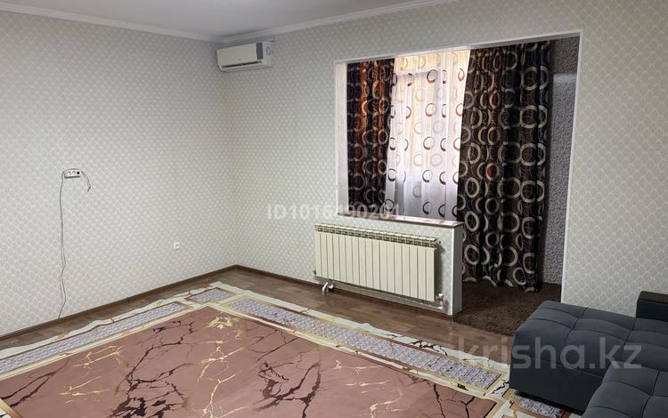 2-бөлмелі пәтер · 64 м² · 5/6 қабат, Көкжиек ш/а. 32, бағасы: 250 000 ₸ в Алматы, Жетысуский р-н — фото 2