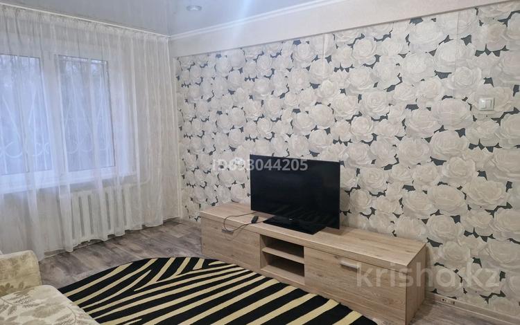 1-бөлмелі пәтер, 33 м², 1/5 қабат ай сайын, Амурская 5, бағасы: 140 000 〒 в Усть-Каменогорске, Ульбинский — фото 2