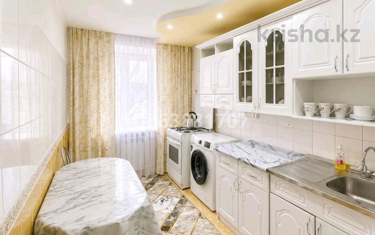 3-комнатная квартира · 120 м² · 4/9 этаж, Абая 108 — Универмаг за 25 000 ₸ в Уральске — фото 25
