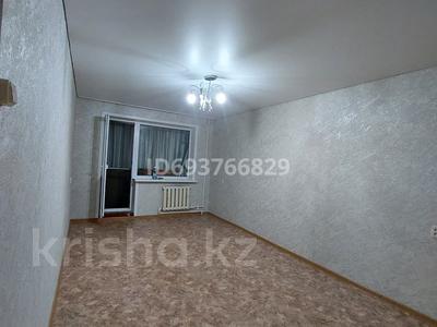 2-комнатная квартира, 44 м², 4/5 этаж, 6-й микрорайон 54 за 9.3 млн 〒 в Темиртау
