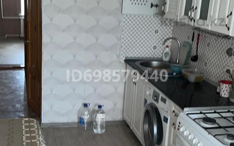 3-комнатная квартира · 60 м² · 8/9 этаж, мкр 11 101 — Аз Наурыз за 170 000 〒 в Актобе — фото 2