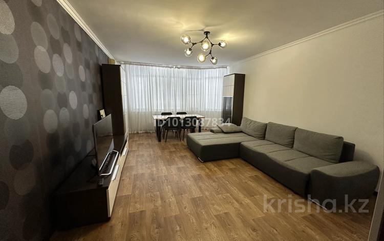2-комнатная квартира · 70 м² · 3/6 этаж, Сатпаева 50Б — Возле БЦ Пекин за 300 000 ₸ в Атырау — фото 2