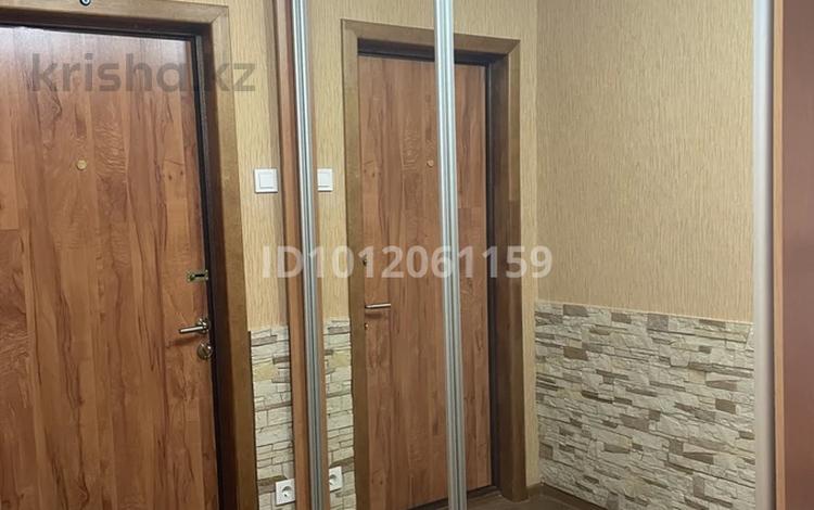 3-бөлмелі пәтер · 68 м² · 2 қабат, 4-й мкр. 39, бағасы: 230 000 ₸ в Аксае — фото 2