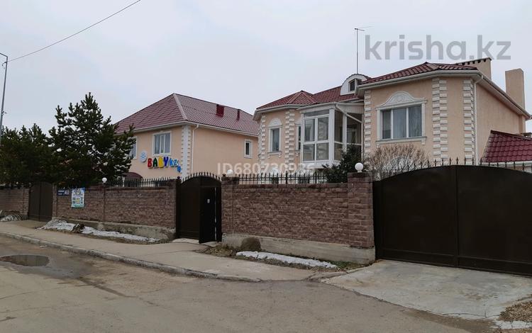 6-комнатная квартира, 320 м², 2/2 этаж, VIP-Городок 46 за 180 млн 〒 в Астане, Алматы р-н — фото 2