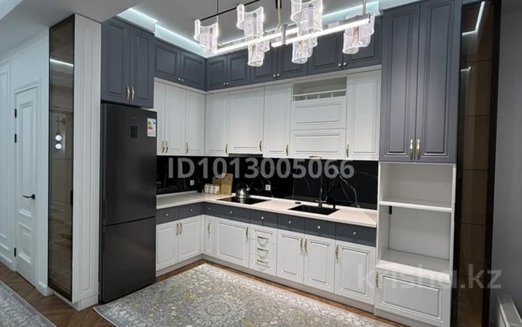2-бөлмелі пәтер · 90 м² · 2/3 қабат, Мкр Курамыс — Ул. Ушконыр, бағасы: 550 000 ₸ в Алматы, Наурызбайский р-н — фото 2