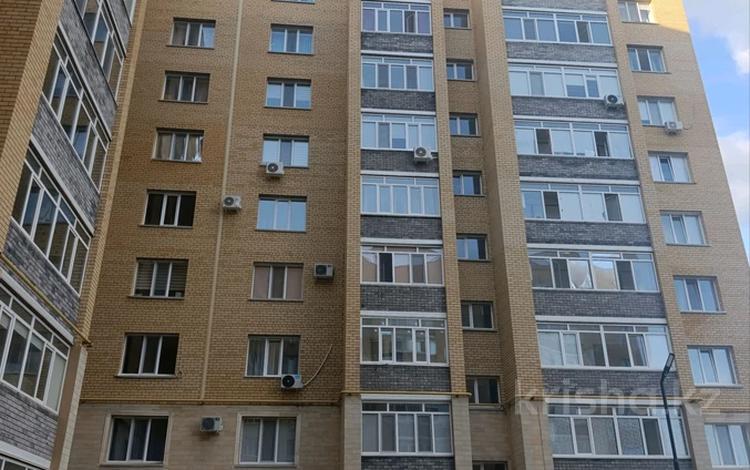 1-бөлмелі пәтер · 55 м² · 8/9 қабат, Орагбаева 1 — Детская больница, бағасы: 22 млн ₸ в Уральске — фото 2