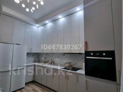 3-комнатная квартира, 110 м², 2/18 этаж, 16-й мкр , ​16-й микрорайон 64 — Трк Актау, полеклиника Ясинь за 36 млн 〒