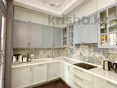 4-бөлмелі пәтер · 165 м² · 6/10 қабат, Кабанбай Батыра 15, бағасы: 166 млн ₸ в Алматы, Медеуский р-н