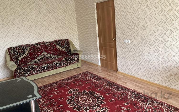 3-комнатная квартира, 54 м², 3/4 этаж посуточно, пгт Балыкши 2 за 8 000 〒 в Атырау, пгт Балыкши — фото 2