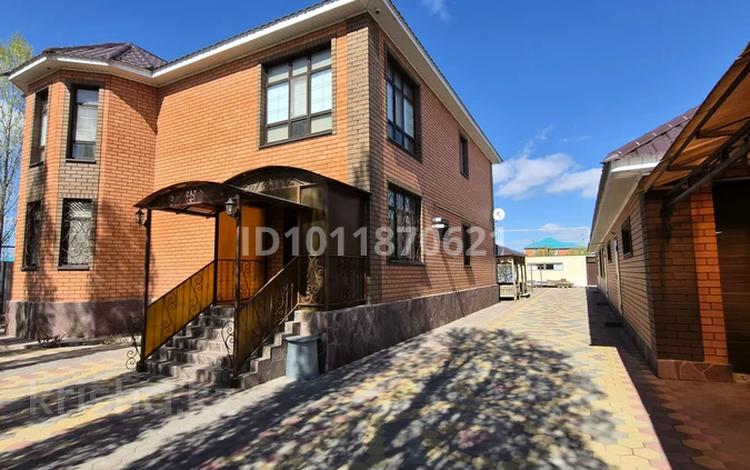 Жеке үй · 8 бөлме · 290 м² · 11 жүзд., Кайынды 238, бағасы: 65 млн ₸ в Актобе, жилой массив Заречный-2 — фото 2