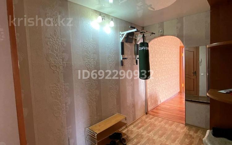 4-бөлмелі пәтер · 62 м² · 4/5 қабат, 4 микрорайон 15, бағасы: 15.7 млн ₸ в Риддере — фото 2