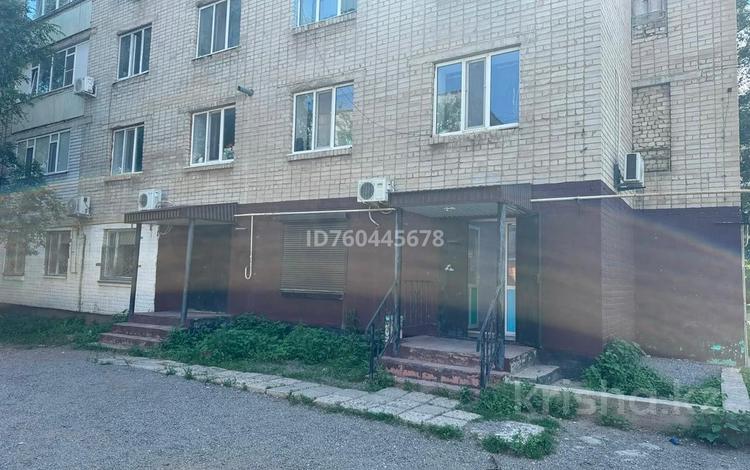 Свободное назначение, магазины и бутики, салоны красоты · 60 м² за 200 000 ₸ в Актобе, мкр Шанхай — фото 3