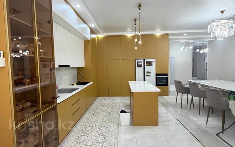5-бөлмелі пәтер · 205 м² · 5/13 қабат, 16-ш/а. 84, бағасы: 75 млн ₸ в Актау, 16-й мкр  — фото 2