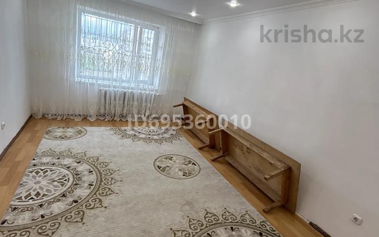 2-комнатная квартира, 61 м², 8/9 этаж помесячно, Кенен Азербаева 4/1