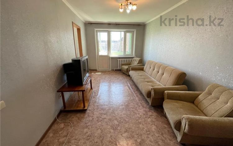 3-комнатная квартира · 61.8 м² · 5/5 этаж, мкр Юго-Восток, 29й микрорайон, улица Муканова за 19 млн ₸ в Караганде, Казыбек би р-н — фото 2